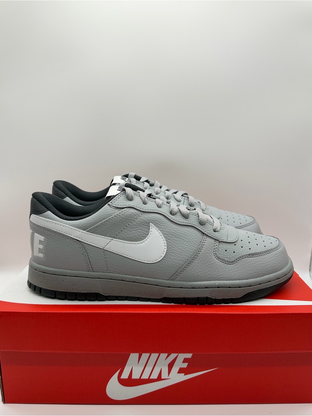 Nike Big Low Smoke Grey 355152-017 Men’s Size 9.5